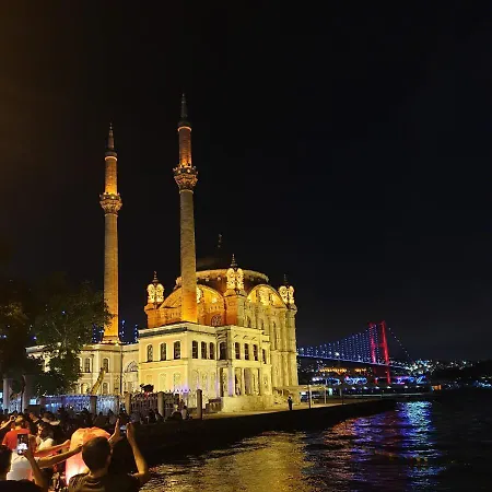 Hotel Bosphorus Bridge Istanboel