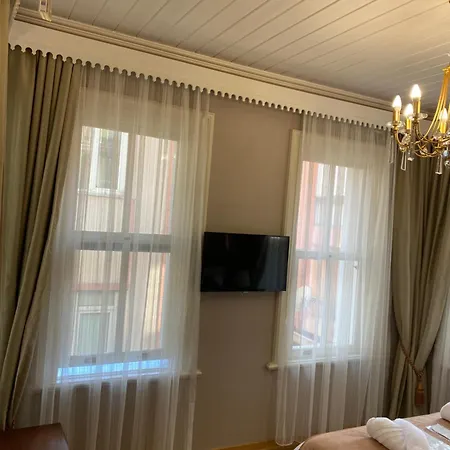 Bosphorus Bridge Otel 3*